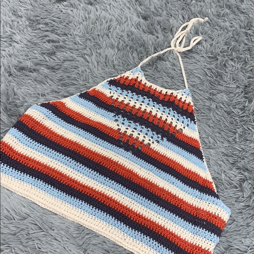 Crotchet halter neck top
